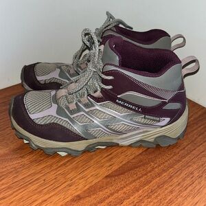 MERRELL MOAB FST MID WTRPF GIRLS SIZE 2M PURPLE